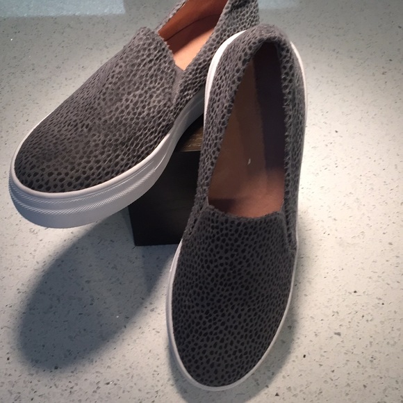 caslon alden slip on sneaker